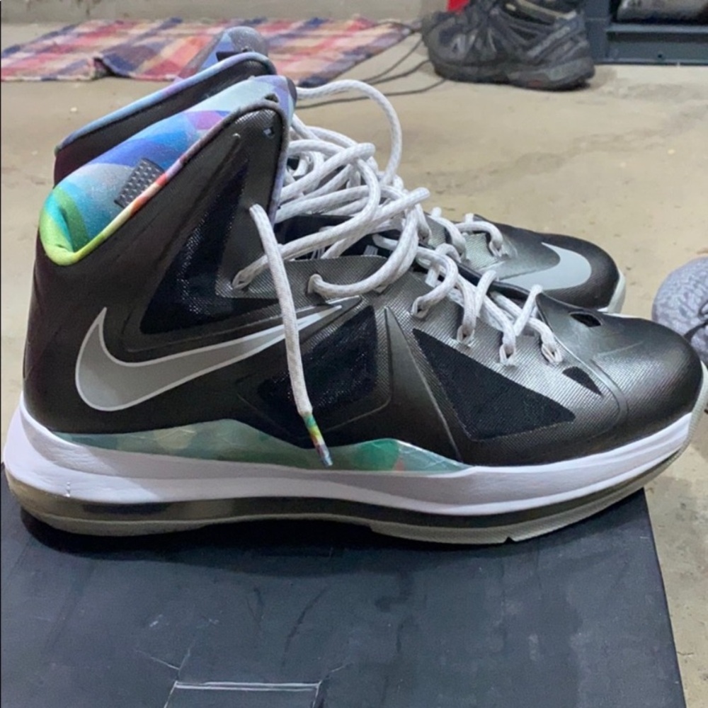 Lebron X 10 prism color way size 11